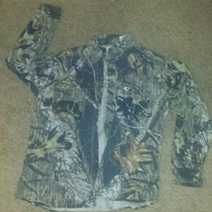 Mossy oak camo button up shirt
